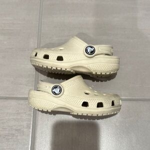 Crocs tan white sz 7c toddler